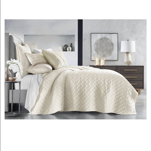 Hotel Collection Luster Geo Coverlet 